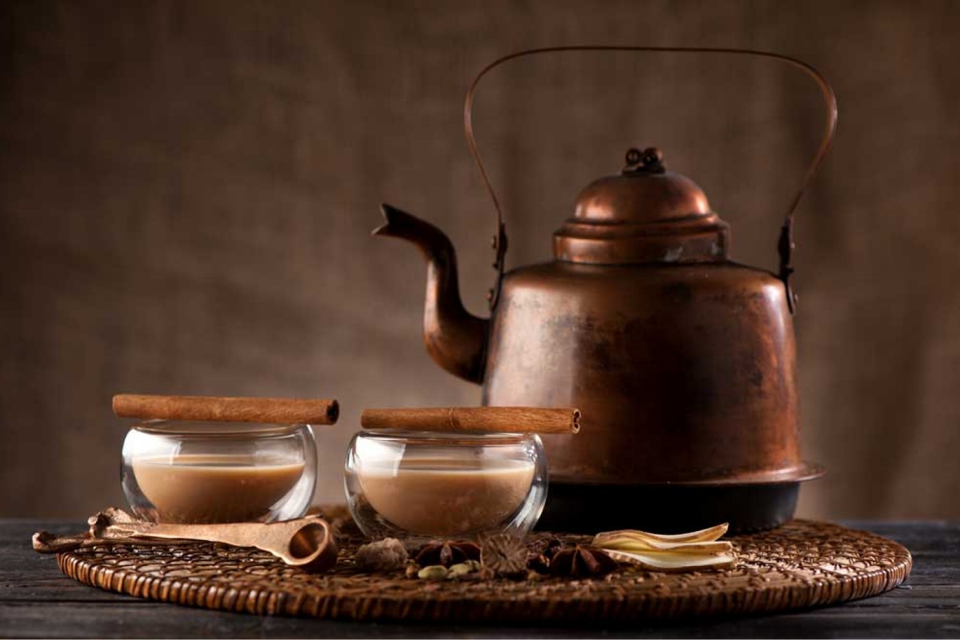 Pot with cups